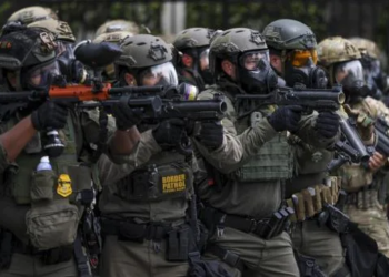 Redadas migratorias en Chicago dejan un muerto y 250 detenidos