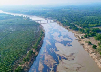 Derrame de 180 mil litros de petroleo en el río Tuxpan