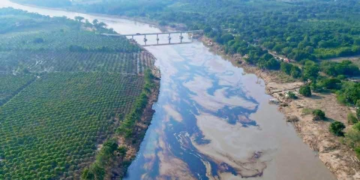 Derrame de 180 mil litros de petroleo en el río Tuxpan