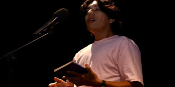 Agustín Labrada comparte su obra en la tercera edición de “Noche de café y poesía”