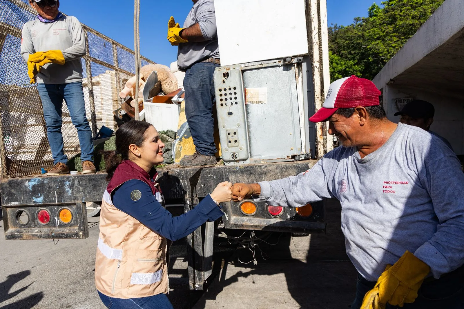 Playa del Carmen refuerza programa permanente de descacharrización en Villas del Sol