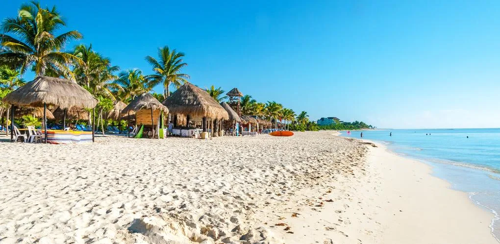 Turismo presume cifras “históricas”, pero admite caída en septiembre; Tulum lanza plan exprés tras presión por desorden