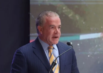 Raúl Rocha Cantú, copropietario de Miss Universo, desvincula contrato de triunfo de Fátima Bosch