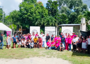 Playa del Carmen acerca servicios a comunidades indígenas con módulo itinerante