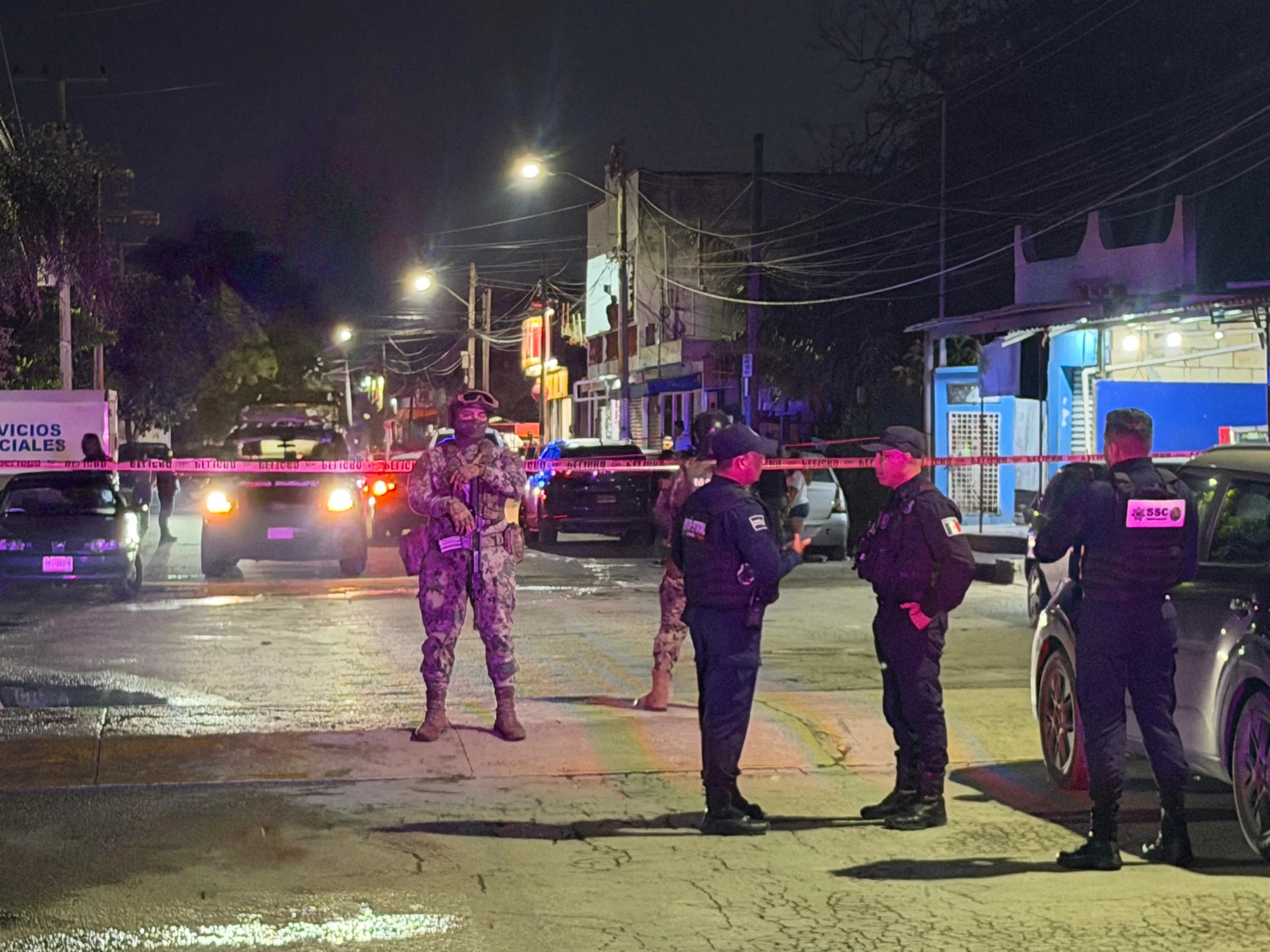 Acribillan a una pareja en Los Corales, intentaron refugiarse en una tienda de abarrotes
