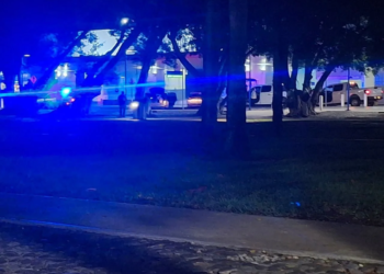 Persecución termina con dos sujetos armados detenidos en Aeropuerto de Cancún