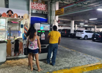 Cancelan aumento a estacionamientos; incumplen con mejoras obligatorias