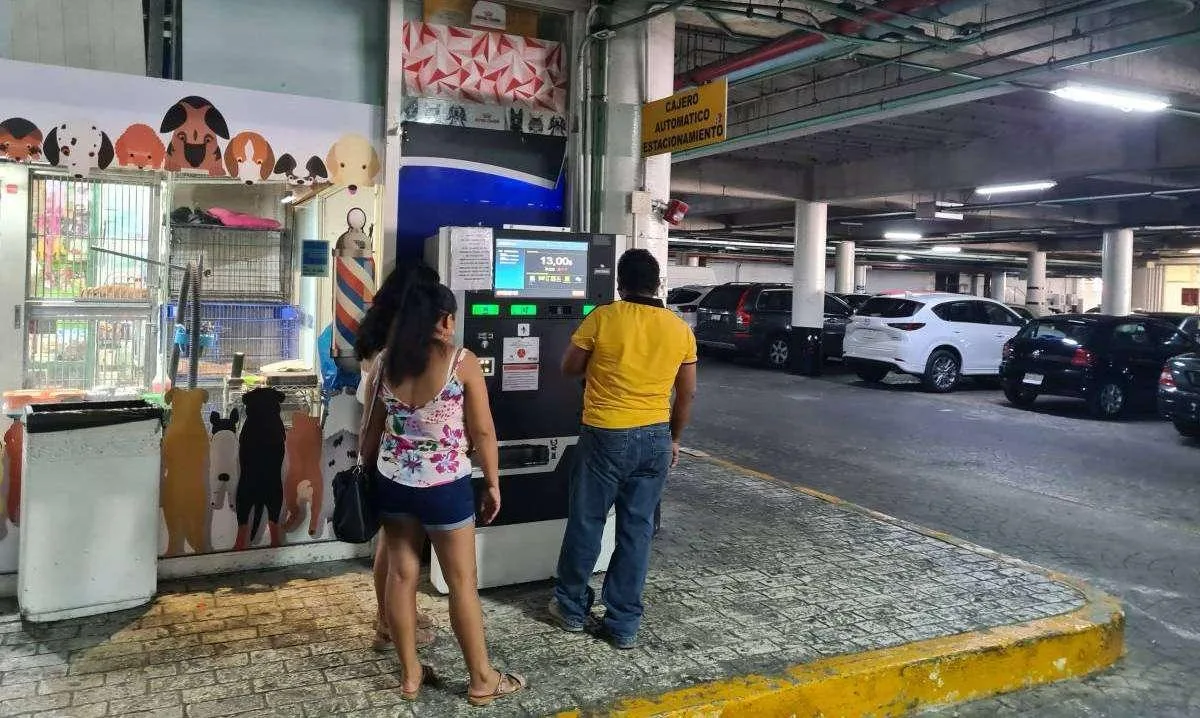Cancelan aumento a estacionamientos; incumplen con mejoras obligatorias