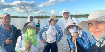 Estudiantes de la Universidad del Caribe suman monitoreo científico a la recuperación de 100 hectáreas de manglar en Sian Ka’an