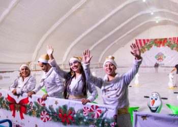 Abre en Playa del Carmen la pista de hielo más grande de la región
