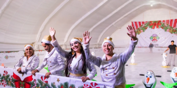 Abre en Playa del Carmen la pista de hielo más grande de la región