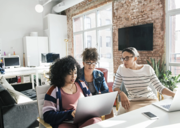 Coursera y Anthropic lanzan cursos de IA para cerrar la brecha laboral