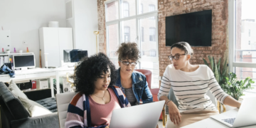 Coursera y Anthropic lanzan cursos de IA para cerrar la brecha laboral