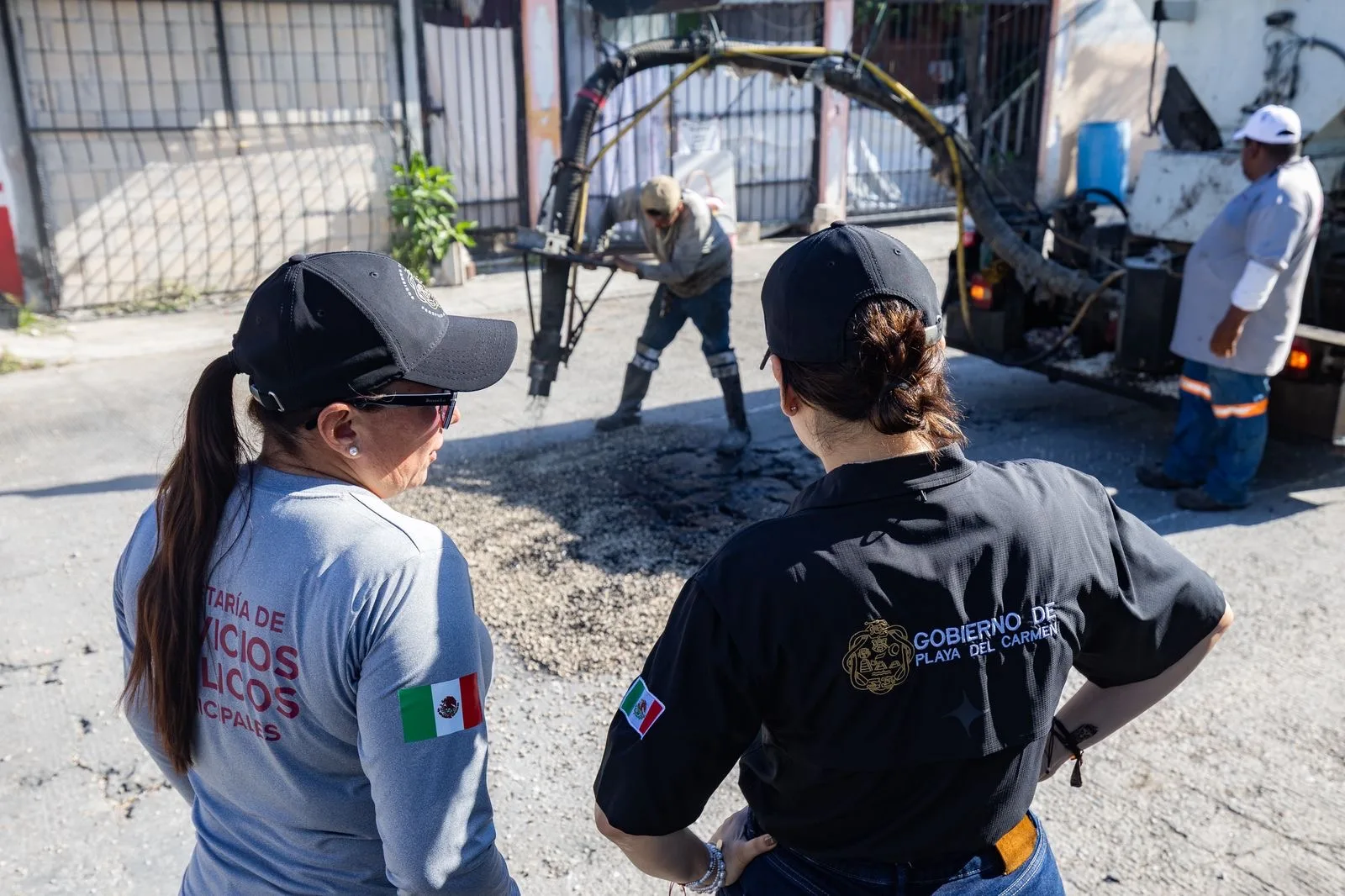 Despliega Estefanía Mercado “Chambamanía” con bacheo, poda y alumbrado en colonia Colosio