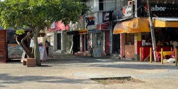 Comercios del centro de Cancún luchan por sobrevivir