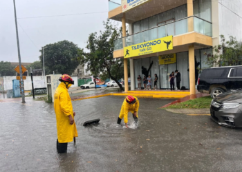 A prueba con el Frente Frío 30: Operativo Tormenta de Playa del Carmen evita caos tras lluvias