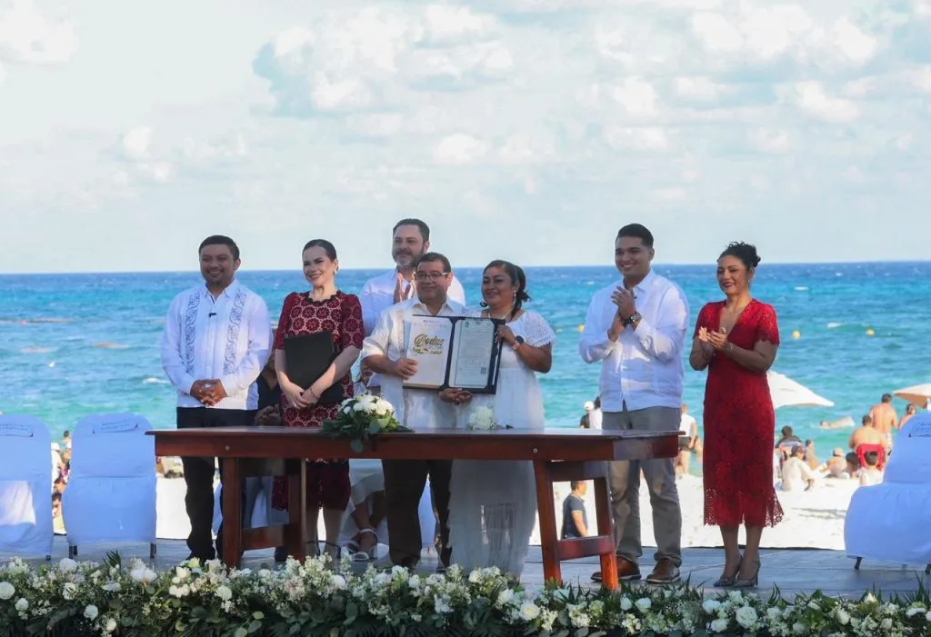 ¡Sí, Acepto! 314 Parejas Unen Sus Vidas en las Bodas Colectivas 2026 del Portal Maya en Playa del Carmen