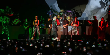 Más de 35 mil personas disfrutan histórico concierto de Santa Fe Klan en el Carnaval de Playa del Carmen 2026