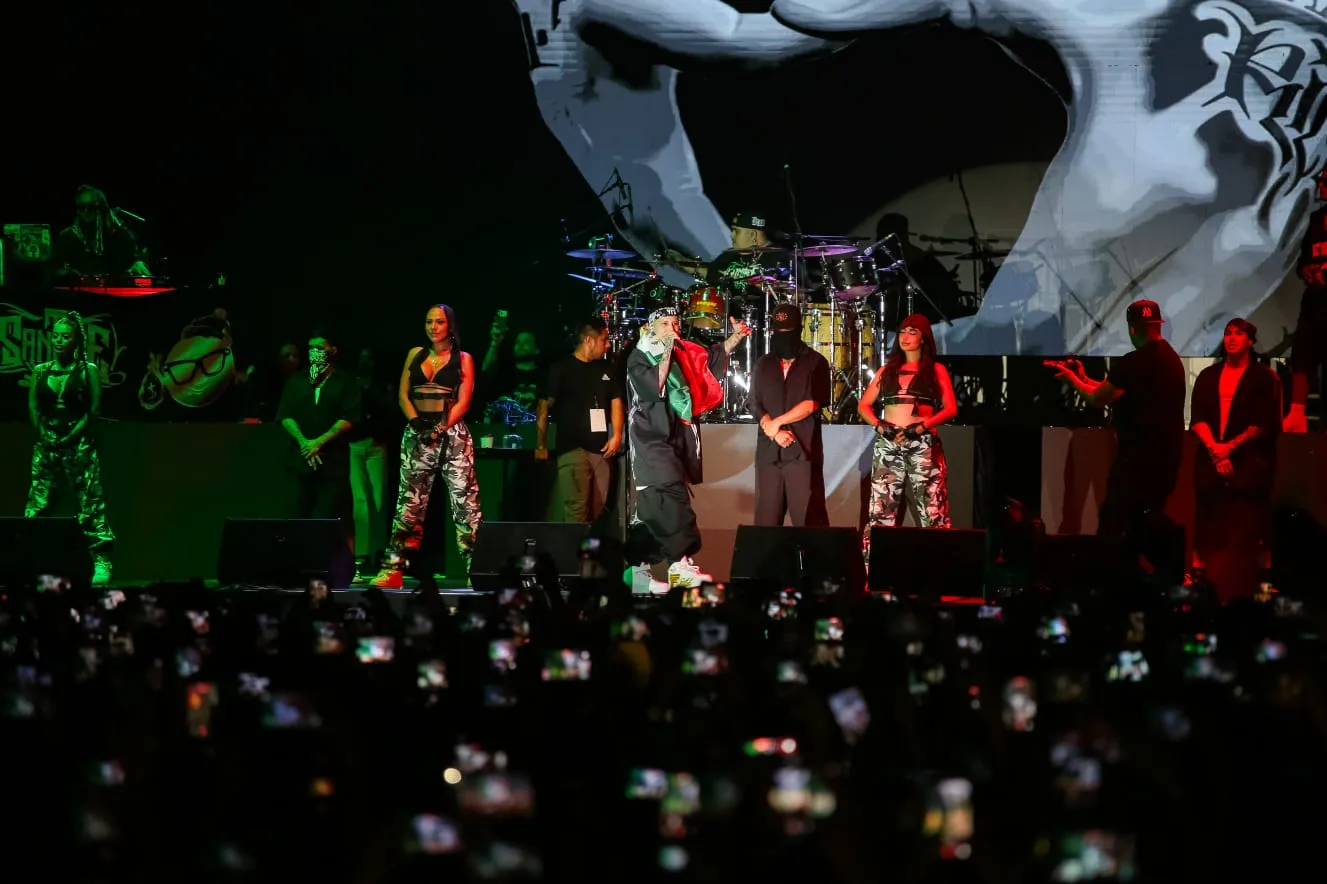 Más de 35 mil personas disfrutan histórico concierto de Santa Fe Klan en el Carnaval de Playa del Carmen 2026