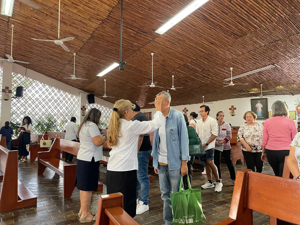 Cancunenses participan en el Miércoles de Ceniza, inicio de la Cuaresma