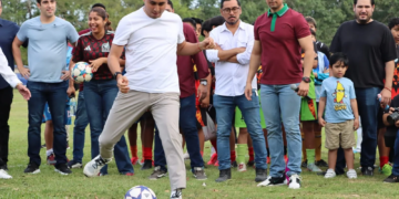 Inauguran segundo campo de fútbol de La Bombonera en Chetumal para fortalecer el deporte y la paz social