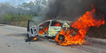Narcobloqueos en Quintana Roo: incendian vehículos en Cancún tras abatimiento de “El Mencho”