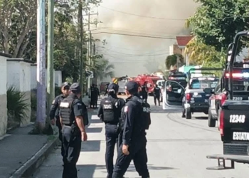 Narcobloqueos en Quintana Roo: incendian vehículos en Cancún tras abatimiento de “El Mencho”