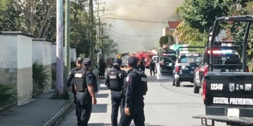 Narcobloqueos en Quintana Roo: incendian vehículos en Cancún tras abatimiento de “El Mencho”