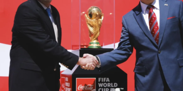 ¡Llegó el trofeo! México recibe la Copa del Mundo en medio de la fiesta y la esperanza