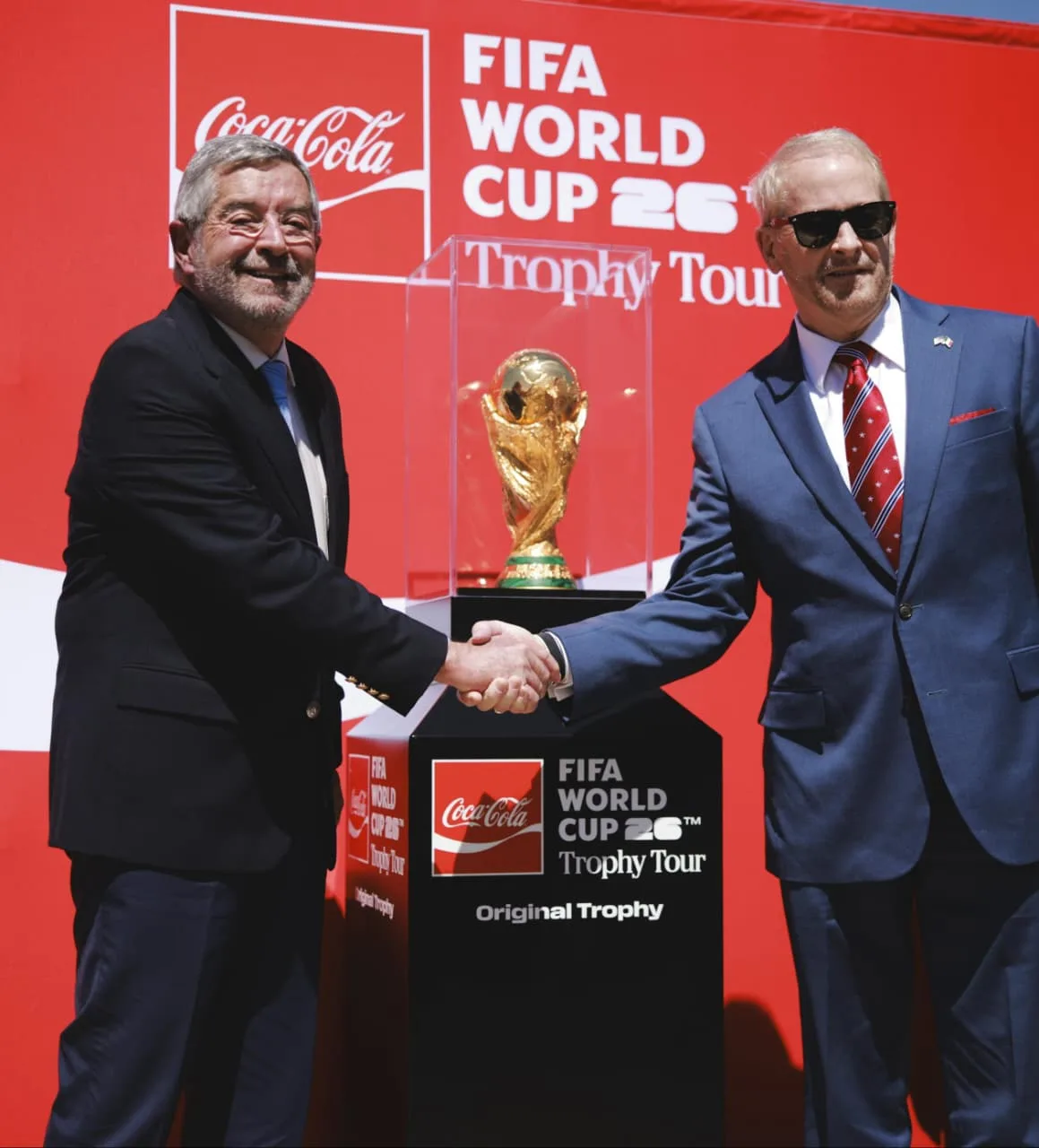 ¡Llegó el trofeo! México recibe la Copa del Mundo en medio de la fiesta y la esperanza