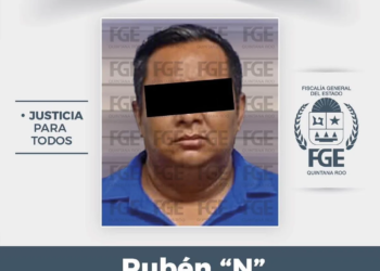 Detienen a maestro tras intoxicación de alumnas en secundaria de Playa del Carmen