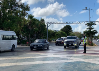 Cancún al límite: más de 423 mil autos saturan la ciudad y expertos advierten que solo el transporte masivo evitará el colapso vial