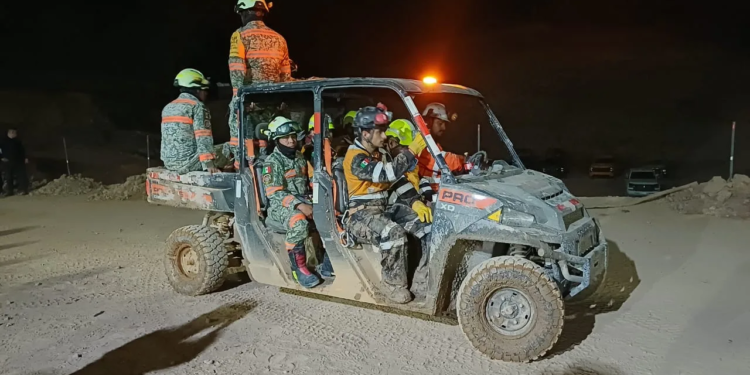 Hallan a un tercer minero sin vida en Sinaloa; continúan labores de rescate en mina Santa Fe