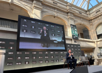 Faitelson estalla por periodista detenido rumbo al Mundial