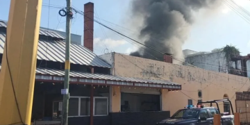 Explosión en local de comida en avenida Tulum deja lesionados