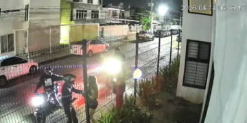 Asaltan a turistas en Cancún; ladrones armados en motocicleta