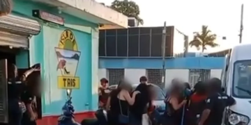 Cateo en bar de Chetumal: rescatan a 36 mujeres víctimas de explotación