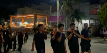 Procesión del Silencio en Cancún reúne a cientos de fieles en emotiva celebración de Viernes Santo