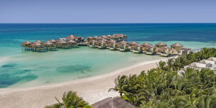 Palafitos Overwater Bungalows recibe distinción Forbes Travel Guide 2026 en Quintana Roo