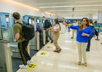 Cancún moderniza control migratorio en aeropuerto internacional