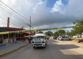 Explosión en heladería del centro de Cancún deja herido grave