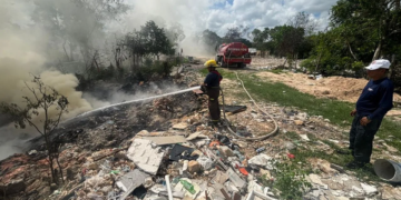 Incendios aumentan en Cancún por el calor; Bomberos emiten alerta