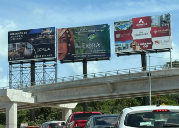 Retirarán anuncios espectaculares en puente Nichupté de Cancún