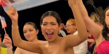 Boda viral: regalan enorme green card a novia que se casó con estadounidense