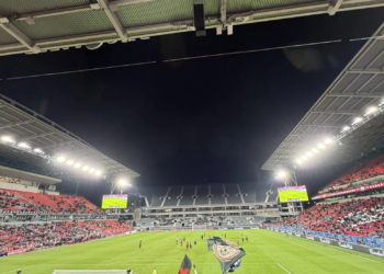 Canadá armó la fiesta… y después salvó el orgullo en su debut mundialista