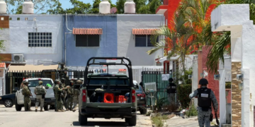 Aseguran vivienda en Cancún por investigación de presunto narcomenudeo
